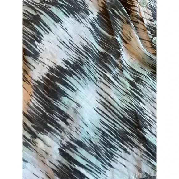 Maternity Women’s Liz Lange Button-Up, 3/4th Sleeve Blouse Size X-Small - Picture 10 of 10